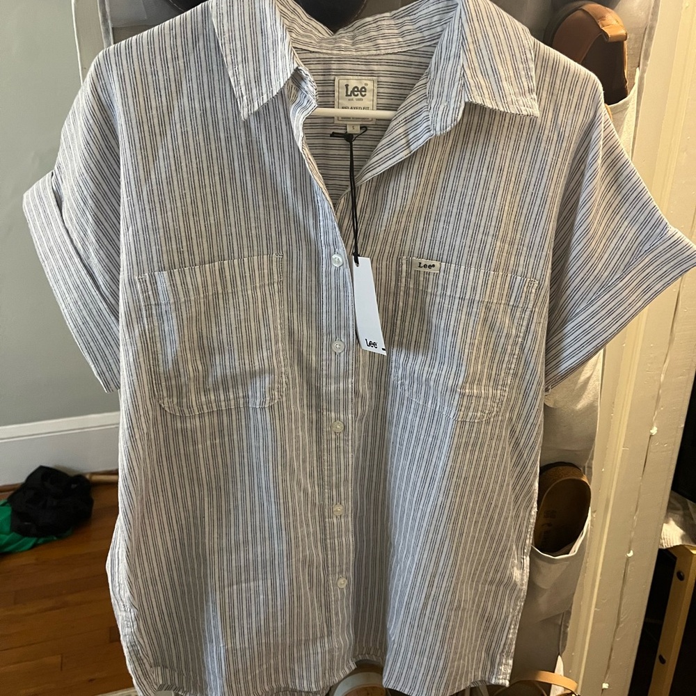 Lee Women’s Short-Sleeve Vertical Stripe Button-Down Shirt - White/Blue